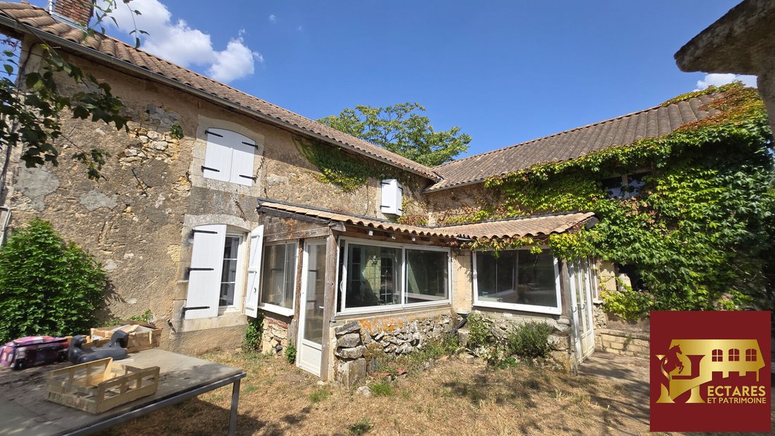 House in Valdivienne, Nouvelle-Aquitaine, France 3 - 18950103