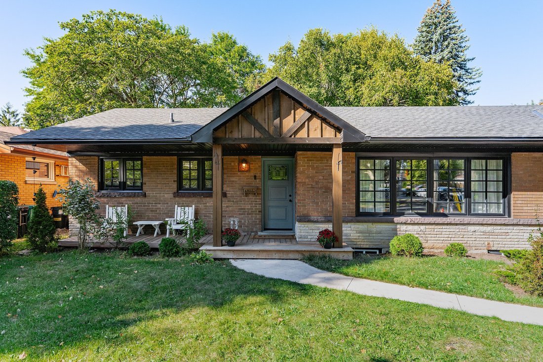 House in Cambridge, Ontario, Canada 5 - 18950894