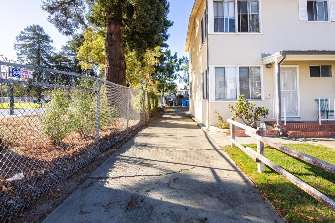 Burlingame, California, United States 3 - 18953246
