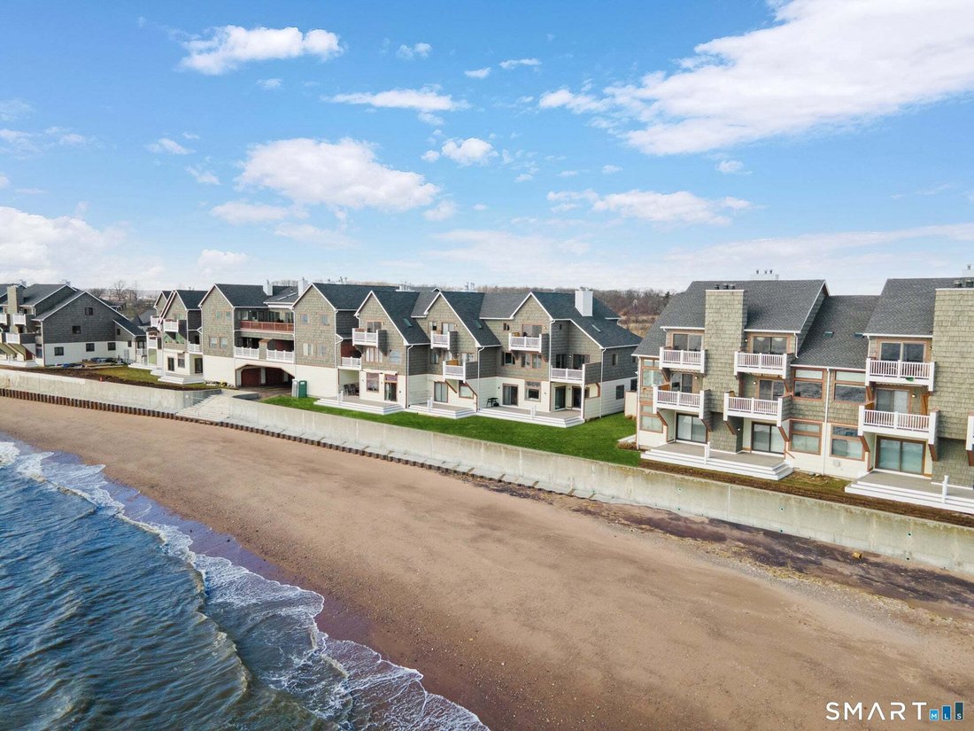 Condo in East Haven, Connecticut, United States 1 - 18951774