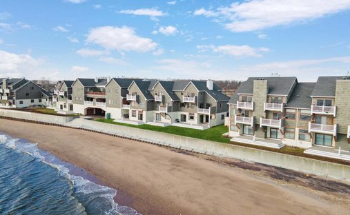 Condo in East Haven, Connecticut, United States 1