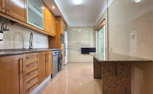 Wohnung in Mina de Agua, Lissabon, Portugal 1