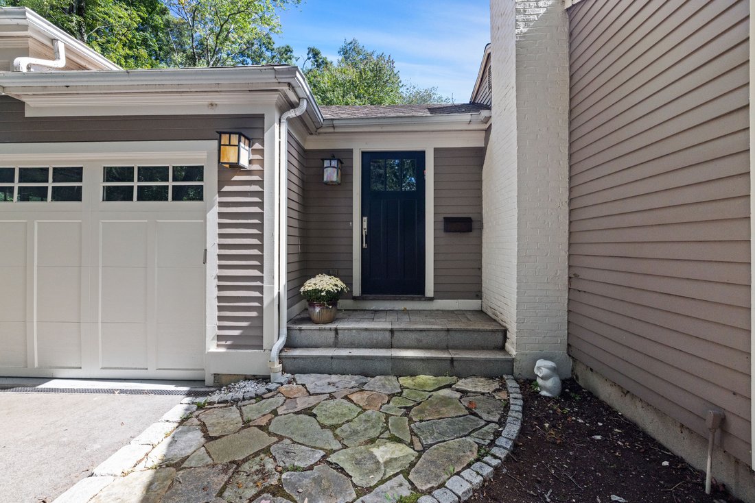 House in Needham, Massachusetts, United States 4 - 18950737