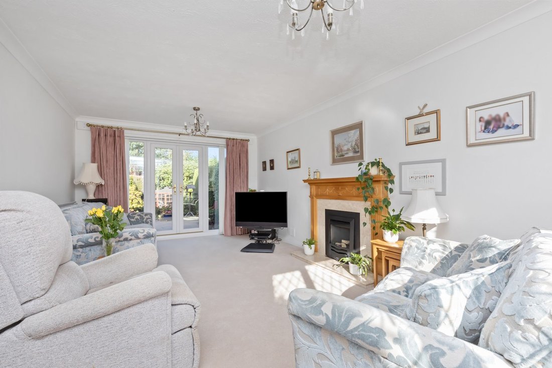 House in Fivensgreen, Horsham, England 2 - 18949971