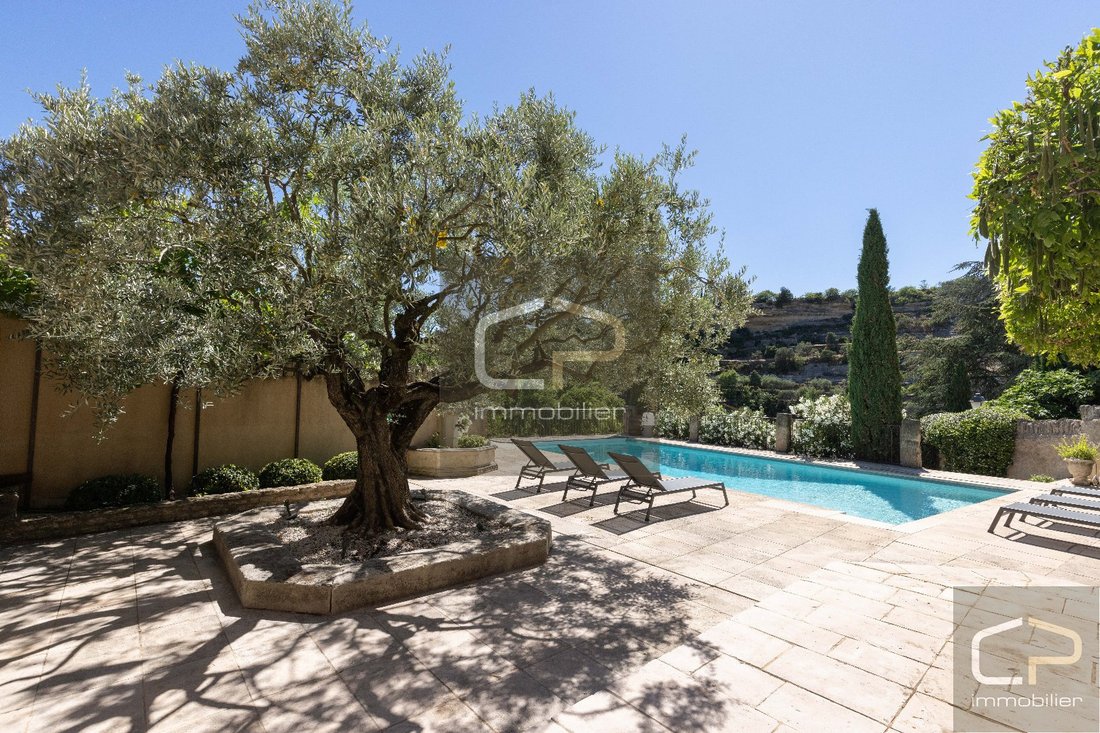 Estate in Gordes, Provence-Alpes-Côte d'Azur, France 2 - 18950253