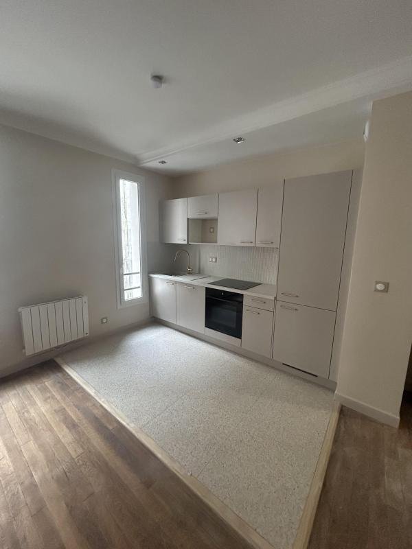 Apartment in Trezel, Levallois-Perret, France 2 - 18954836