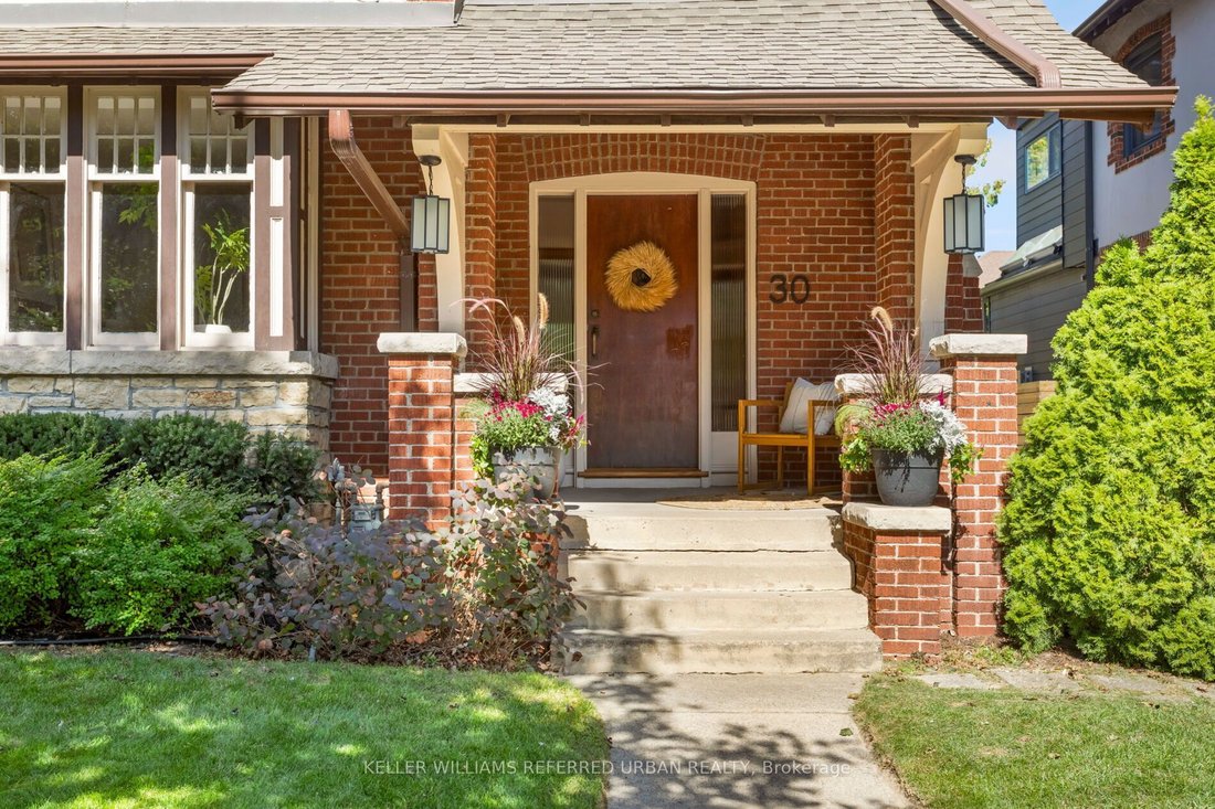 House in Toronto, Ontario, Canada 2 - 18954110