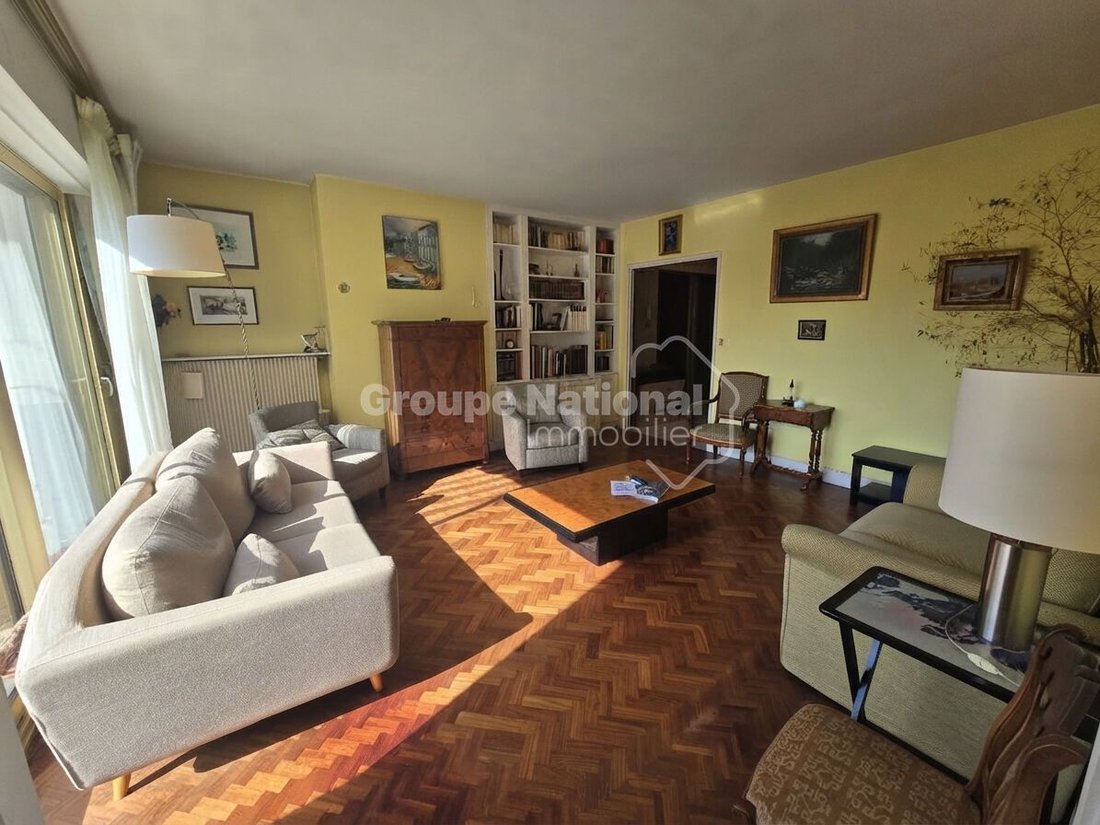Apartment in Domaine National du Château, Versailles, France 2 - 18954432