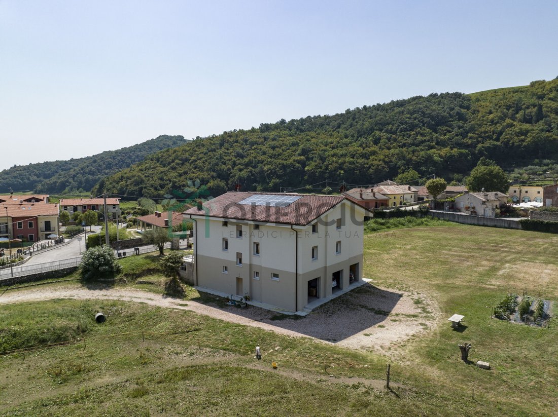 House in Tregnago, Veneto, Italy 2 - 18955066
