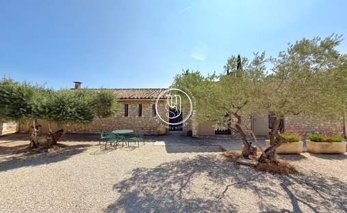 Villa in Saint-Rémy-de-Provence, Provence-Alpes-Côte d'Azur, France 1