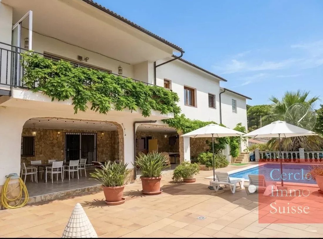 Chalet in Costa Brava, Spain 1 - 18953138