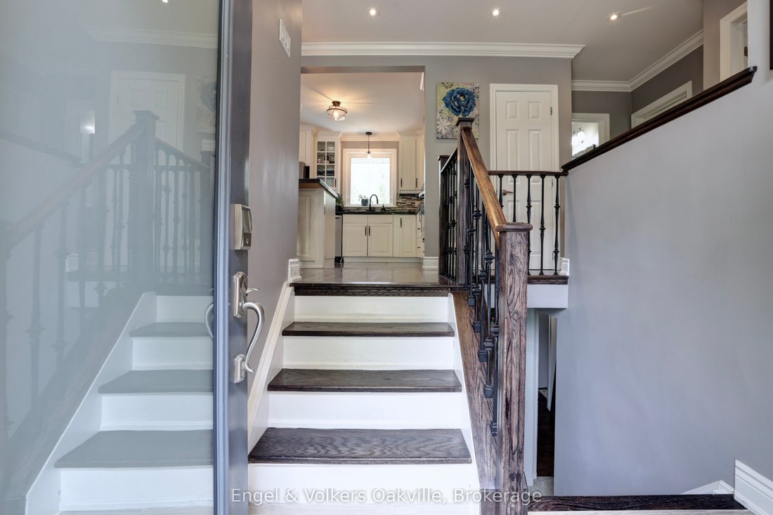 House in Oakville, Ontario, Canada 3 - 18954428