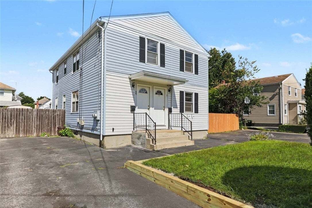 Cranston, Rhode Island, United States 3 - 18948409