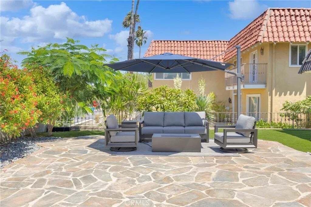 House in Signal Hill, California, United States 4 - 18589125