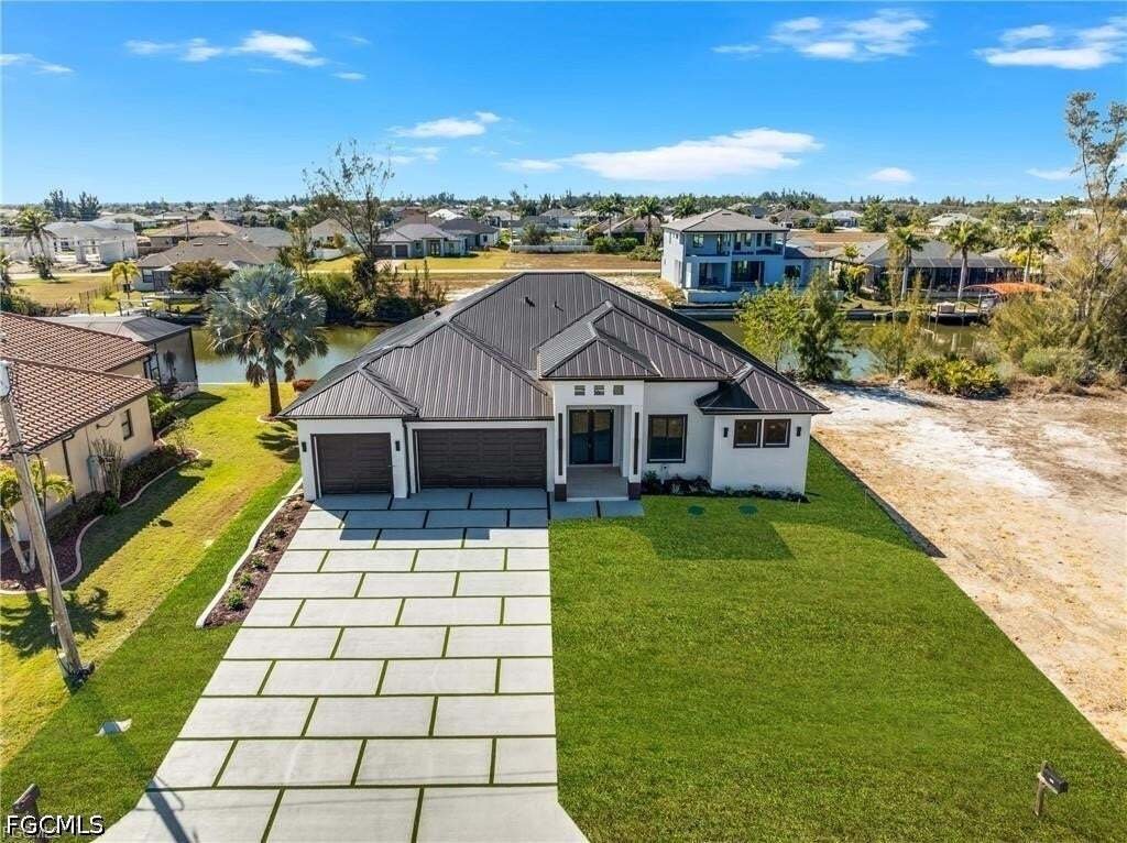 House in Cape Coral, Florida, United States 1 - 18951978