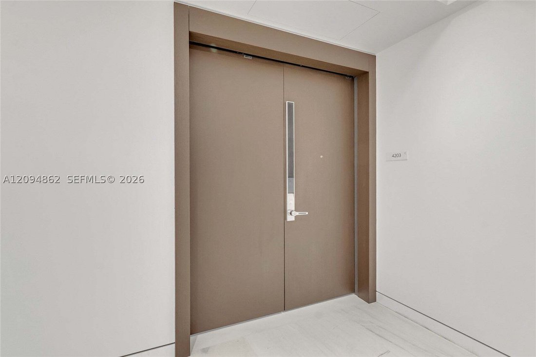 Condo in Miami, Florida, United States 4 - 18948587