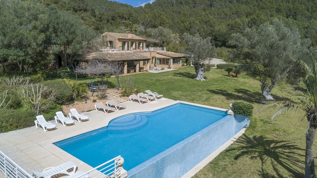 Finca in Puigpunyent, Balearic Islands, Spain 2 - 18949645