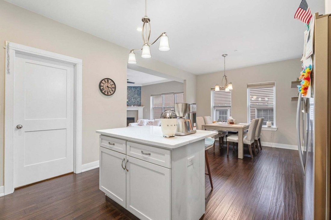 Townhouse in Willowbrook, Illinois, United States 5 - 18953286