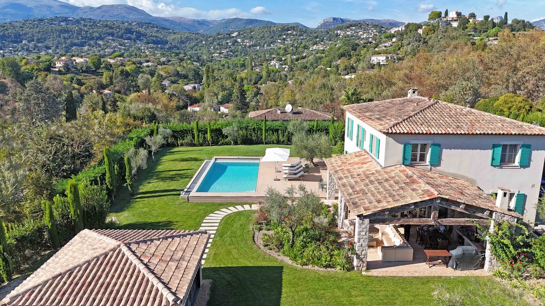 Villa in Saint-Paul-de-Vence, Provence-Alpes-Côte d'Azur, France 2 - 18954479