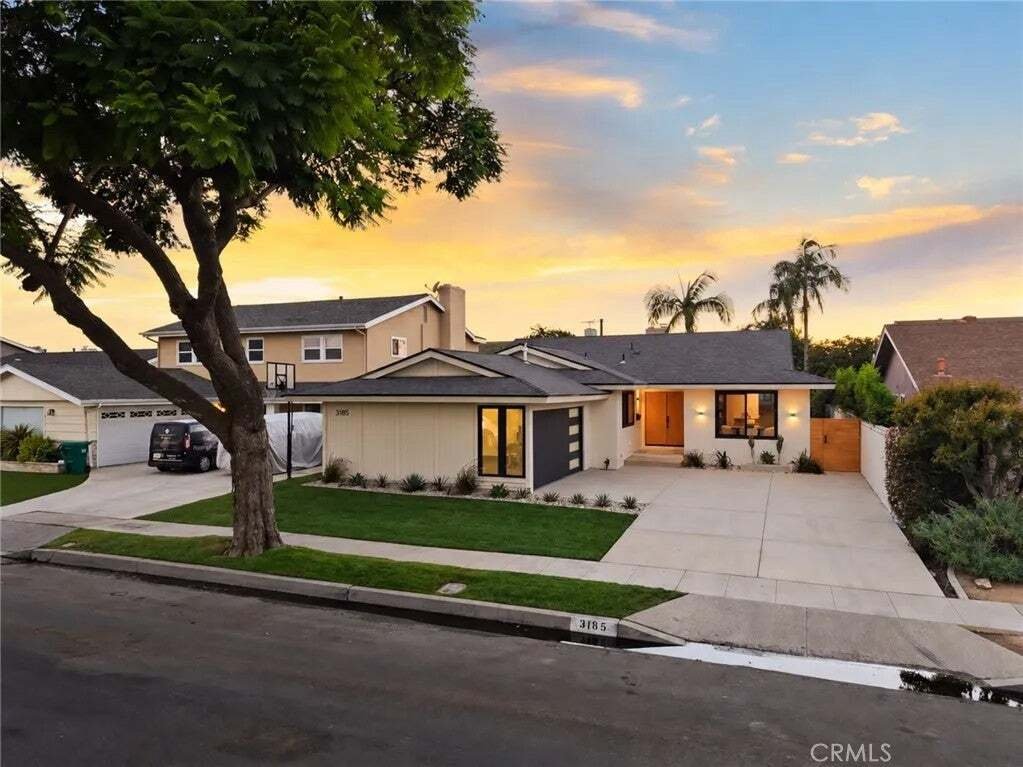 House in Signal Hill, California, United States 2 - 18953609