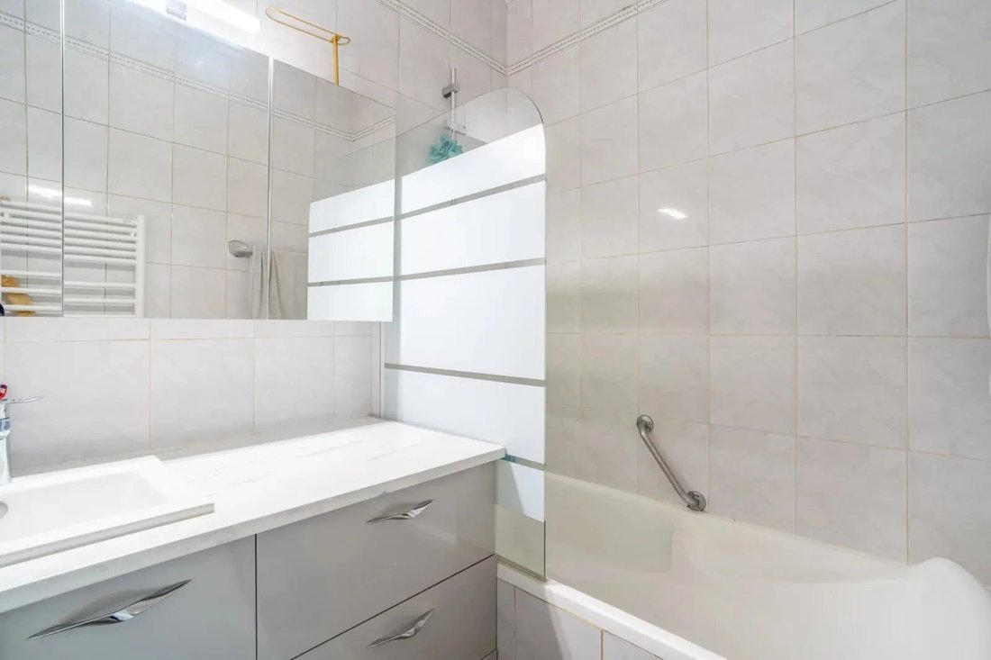 Apartment in Nation-Alexandre Dumas, Paris 11e Arrondissement, Paris 2 - 18949909