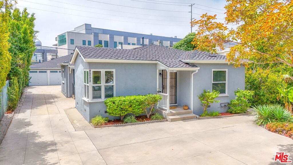 Santa Monica, California, United States 3 - 18952183