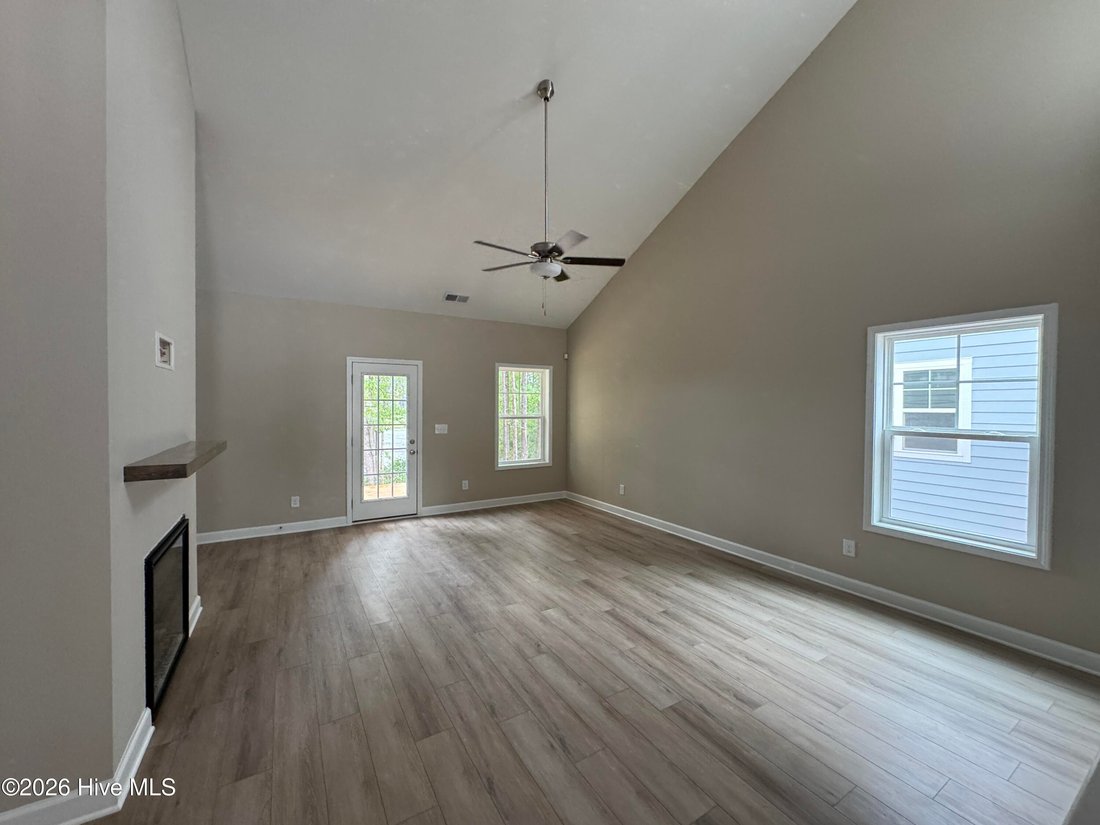 House in Aberdeen, North Carolina, United States 5 - 18302280