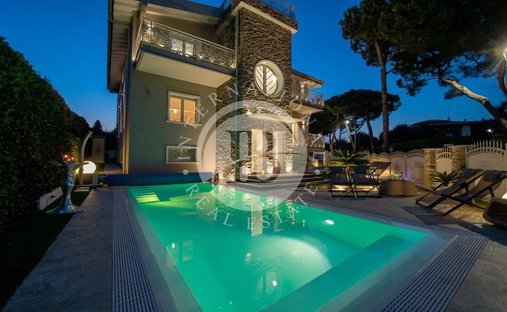 Villa in Centro Storico, Desenzano del Garda, Lombardy 1