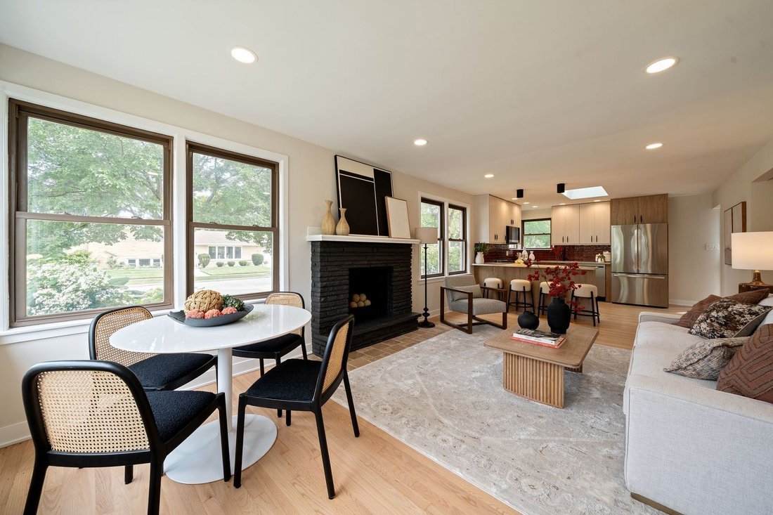 House in Skokie, Illinois, United States 4 - 18953275