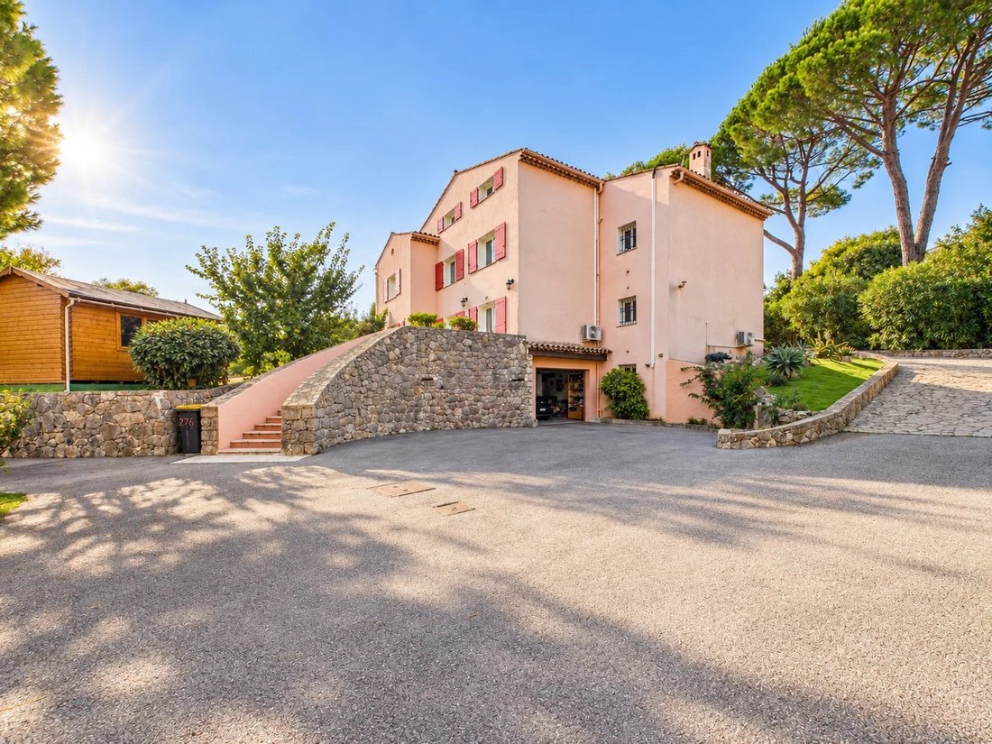 Villa in Brusquet-Retenaou-Devens, Vallauris, France 2 - 18949891