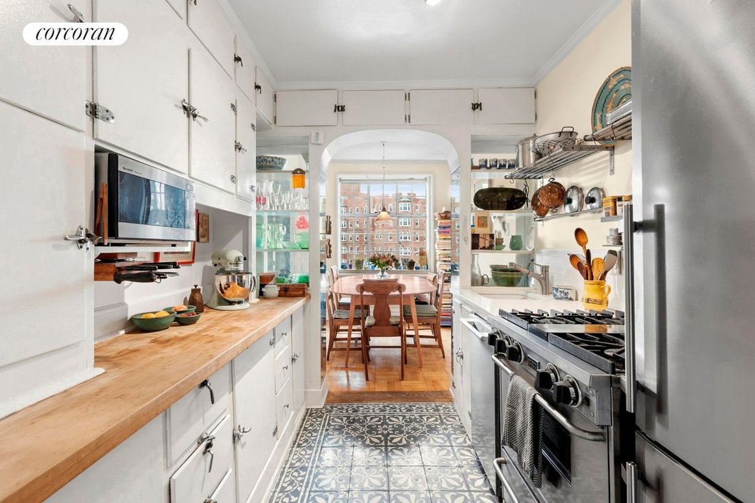 Co Op in New York, New York, United States 5 - 18948236