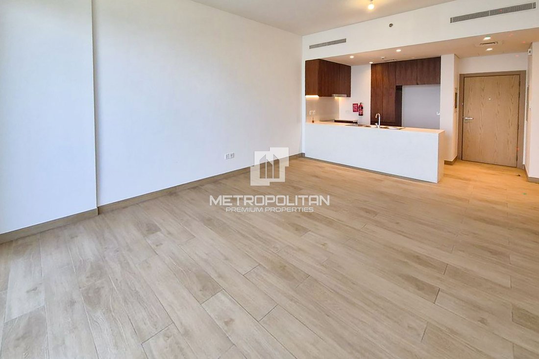 Apartment in Jumeirah, Dubai, United Arab Emirates 2 - 18950436
