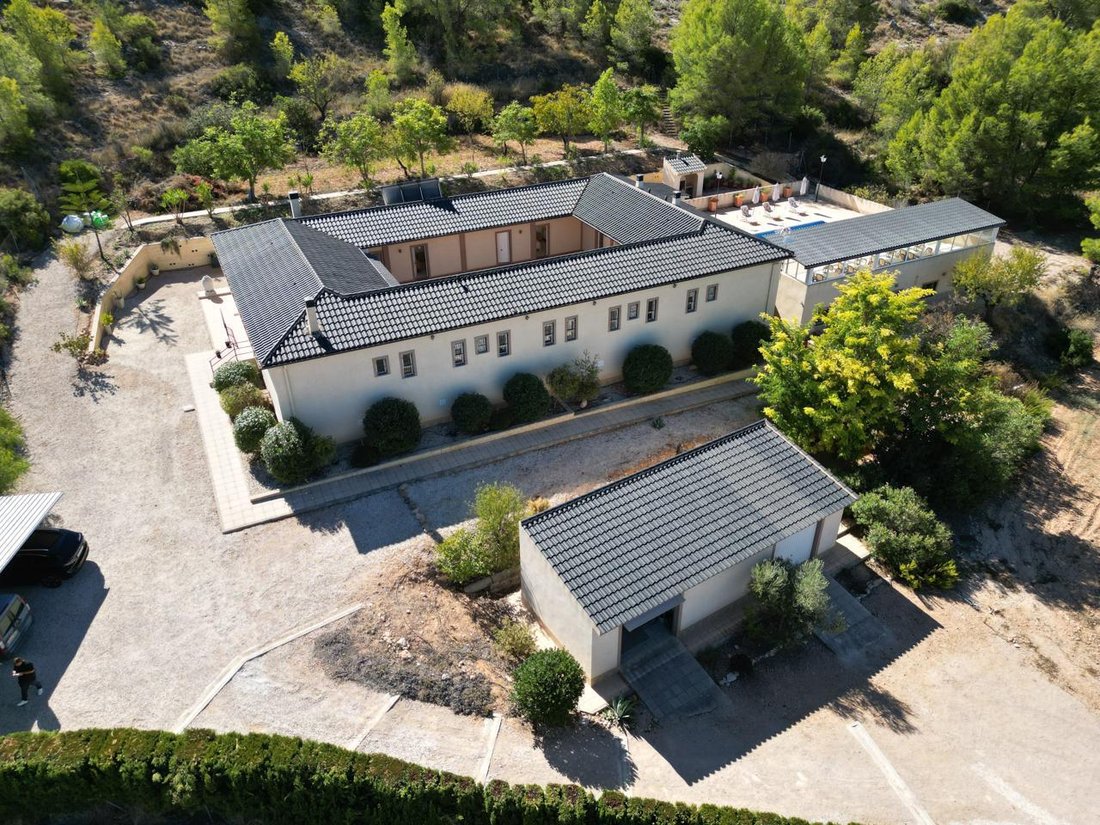 Villa in El Fondo de les Neus, Valencian Community, Spain 2 - 18949360