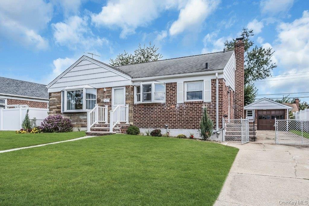 House in East Meadow, New York, United States 2 - 18953504