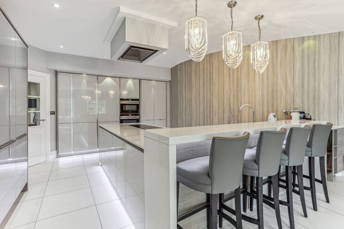 Apartment in Sunningdale, England 4 - 18952154