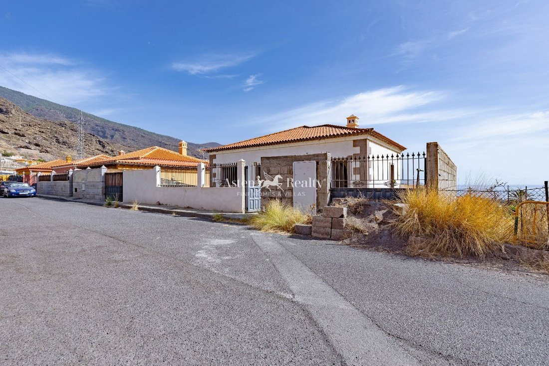 Villa in Candelaria, Canary Islands, Spain 2 - 18948815
