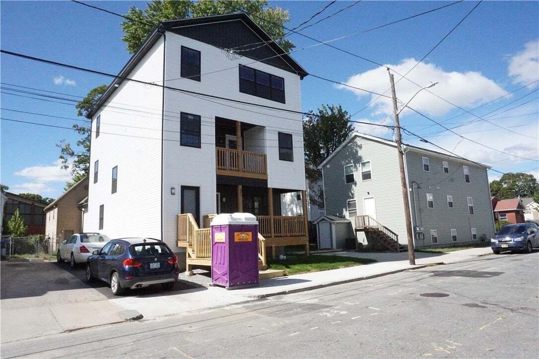 Cranston, Rhode Island, United States 3 - 18948414