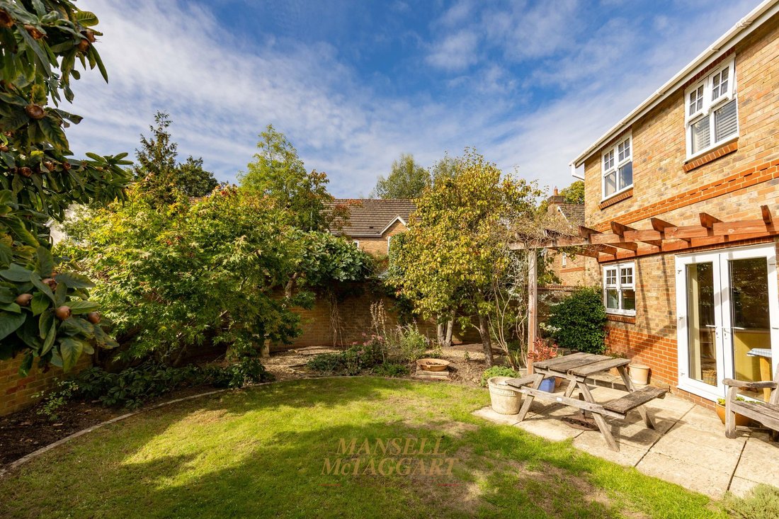 House in East Grinstead, England 2 - 18949656
