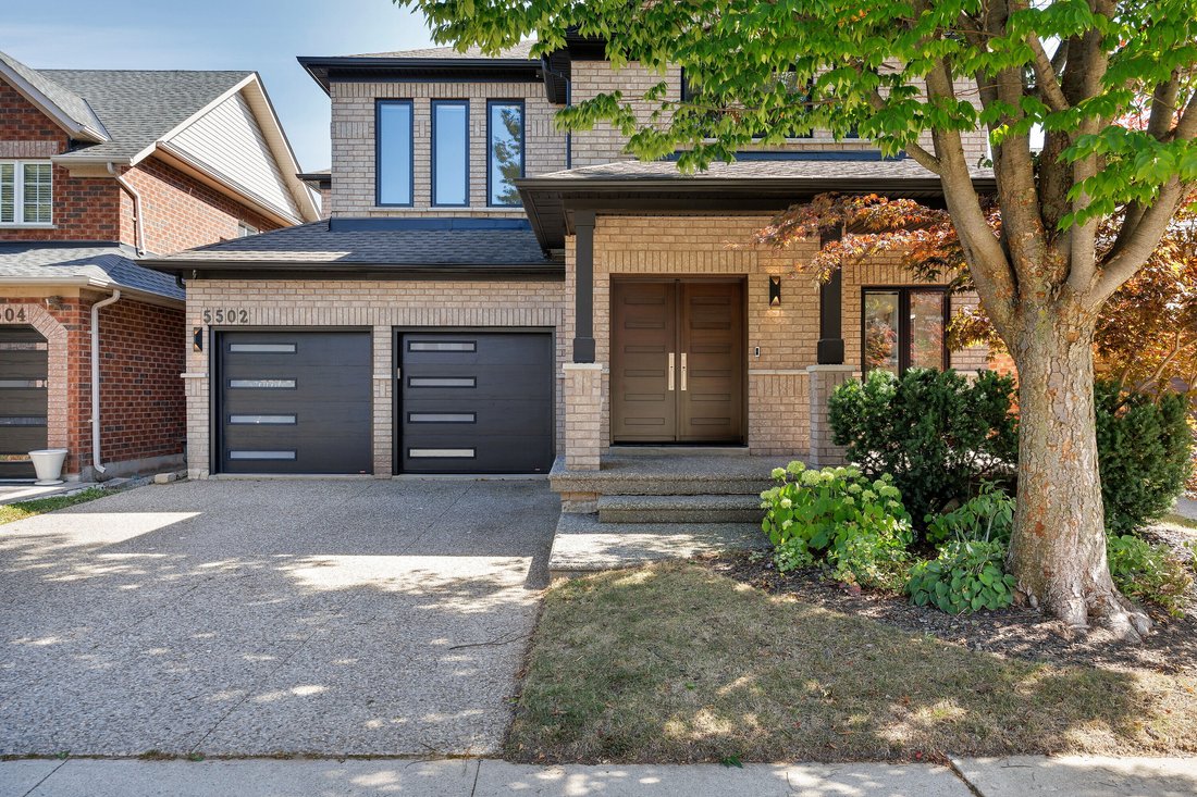 House in Burlington, Ontario, Canada 3 - 18950897