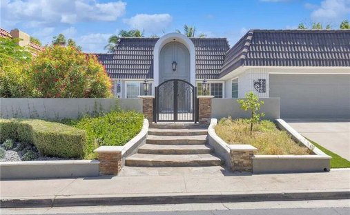 House in Signal Hill, California, United States 1