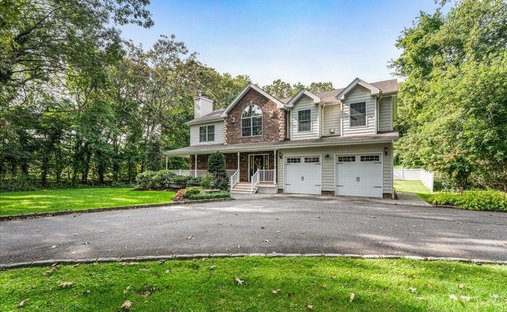 House in Halesite, New York, United States 1
