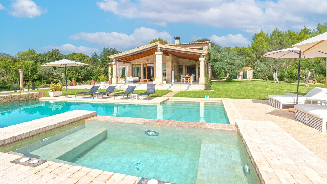 Finca in Pollenca, Balearic Islands, Spain 3 - 18953159
