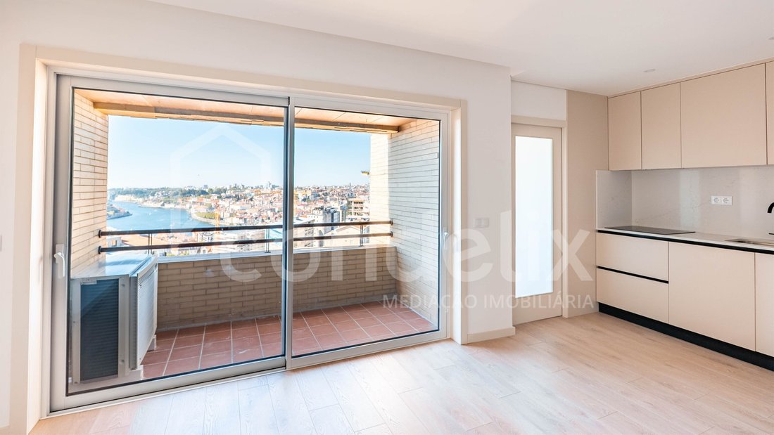 Apartment in Mafamude e Vilar do Paraiso, Porto District, Portugal 4 - 18954967