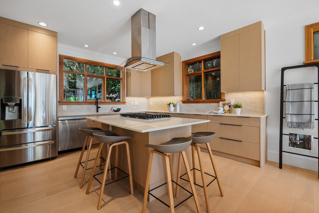 House in North Vancouver, British Columbia, Canada 3 - 18950888