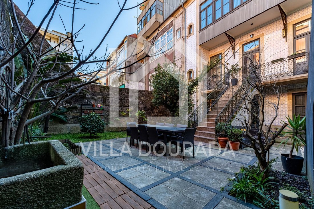 Villa in Cedofeita, Santo Ildefonso, Se, Miragaia, Sao Nicolau e Vitoria, Porto District, Portugal 2 - 18954702