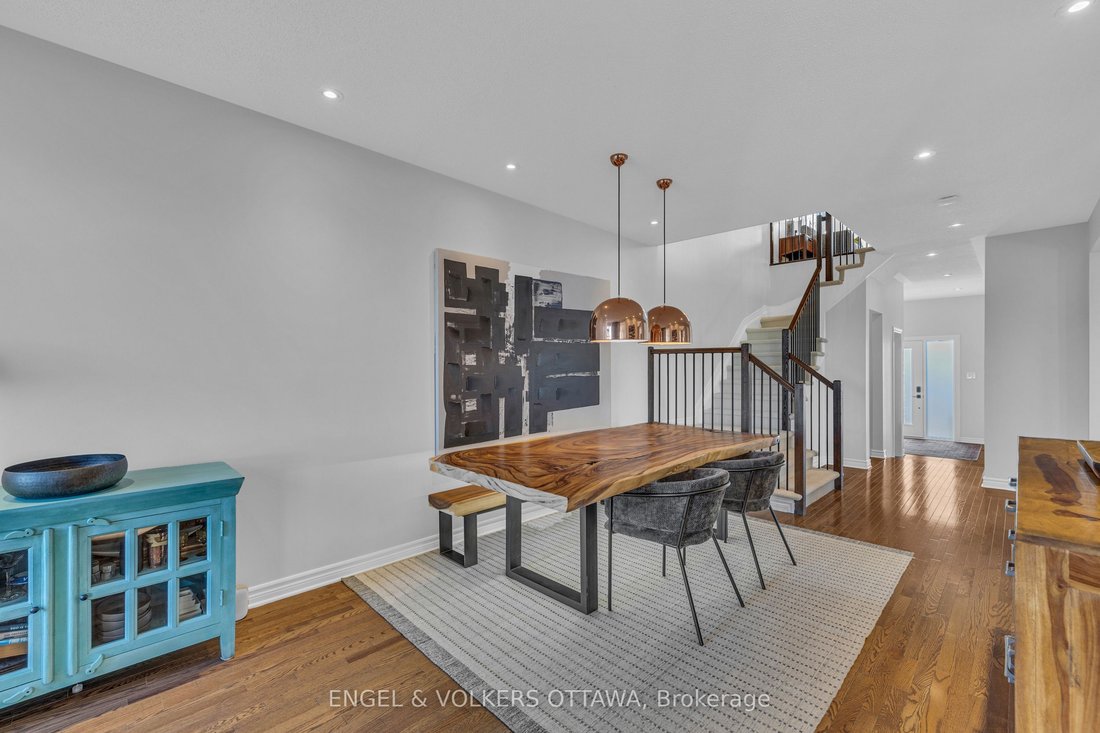 House in Ottawa, Ontario, Canada 5 - 18954426
