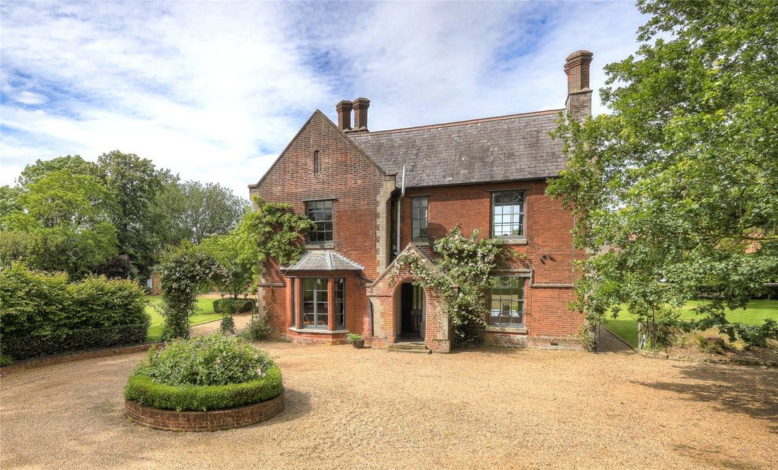 House in Suffolk, England 1 - 18224096