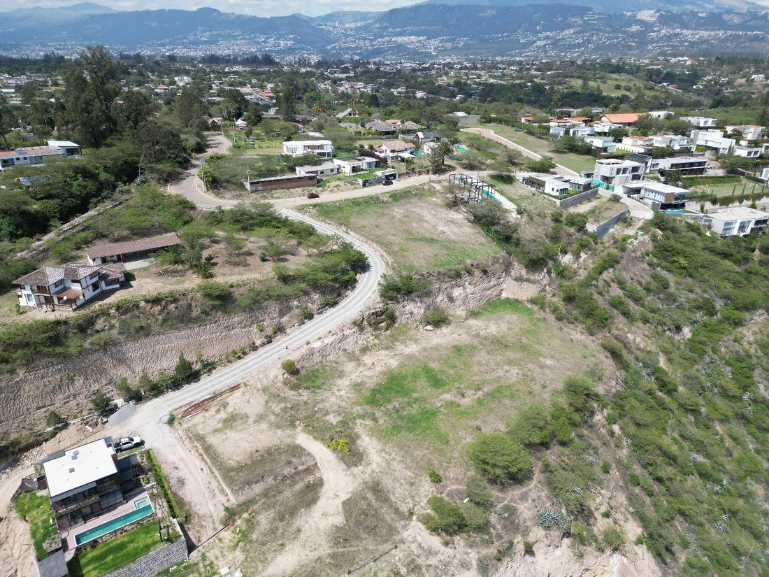 Land in Quito, Pichincha, Ecuador 1 - 18949416