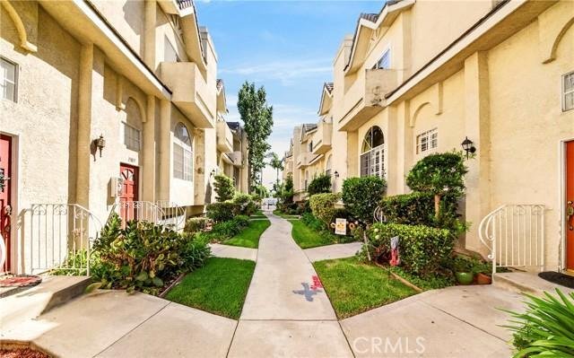 Gardena, California, United States 3 - 18954231