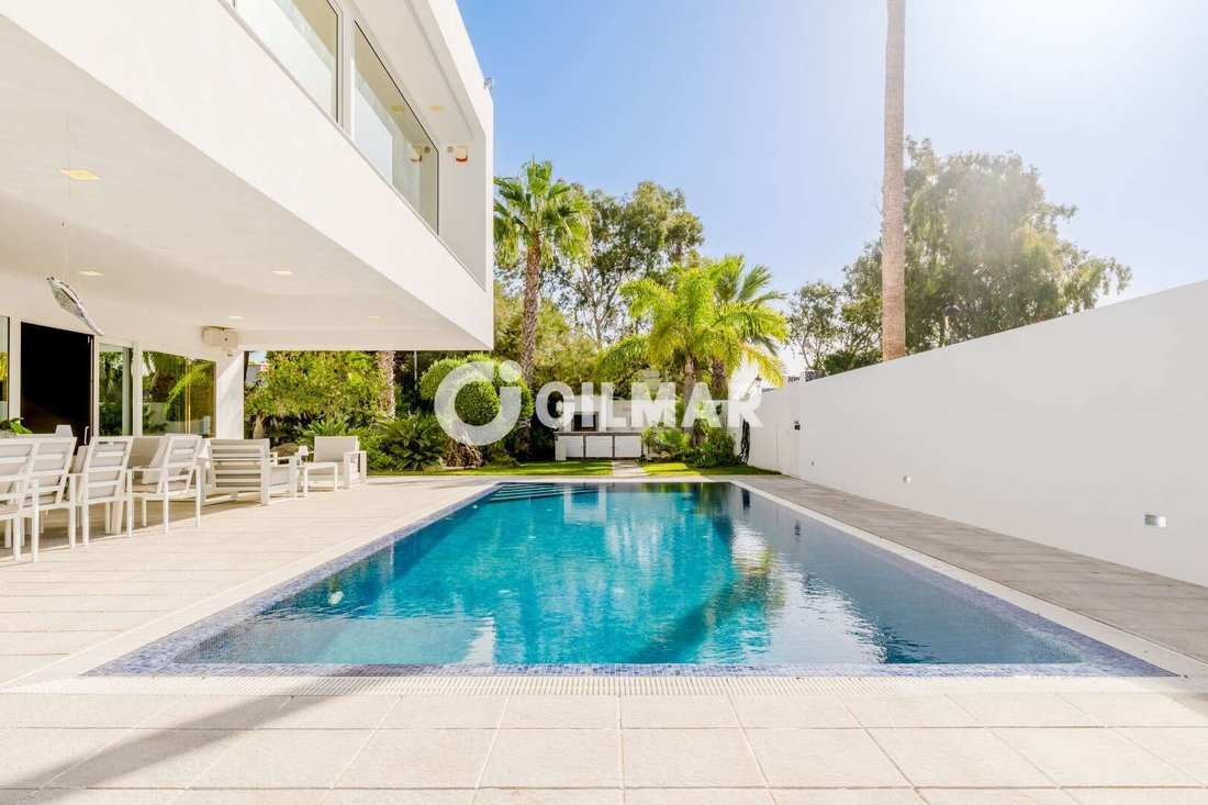 Villa in Chiclana de la Frontera, Andalusia, Spain 5 - 18525947